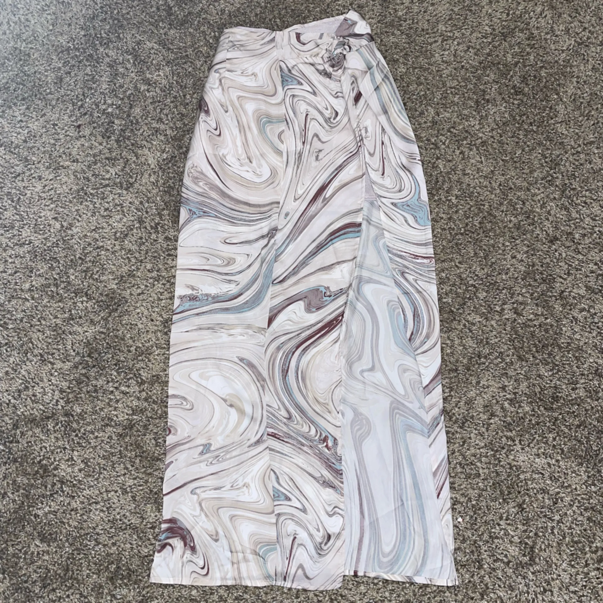 Discovery ♻️NWT- halter top and slit skirt set - Image 3