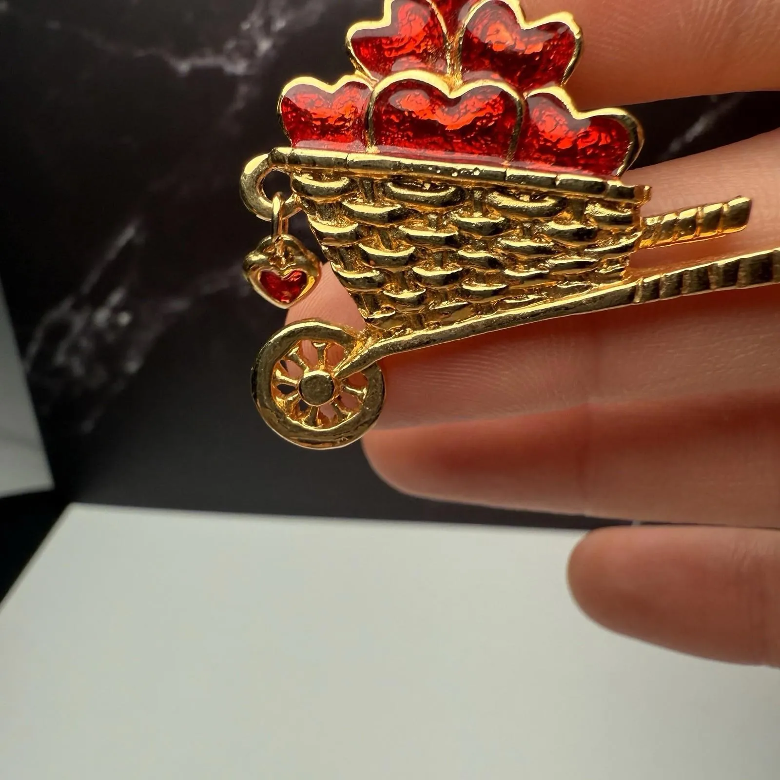 Avon Red Enamel Hearts In A Cart Gold Tone Signed Brooch Pin Valentine’s Day - Image 3