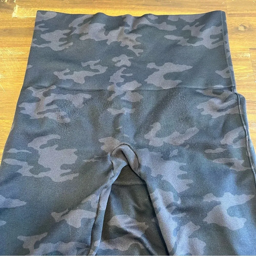 SPANX Look At Me Now Seamless Leggings Camo Camouflage Large Yoga Slimming M - Image 8