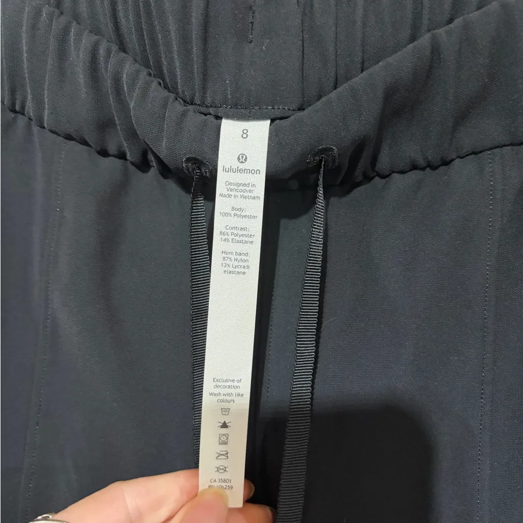 Lululemon On the Right Track Pant size 8 - Image 3