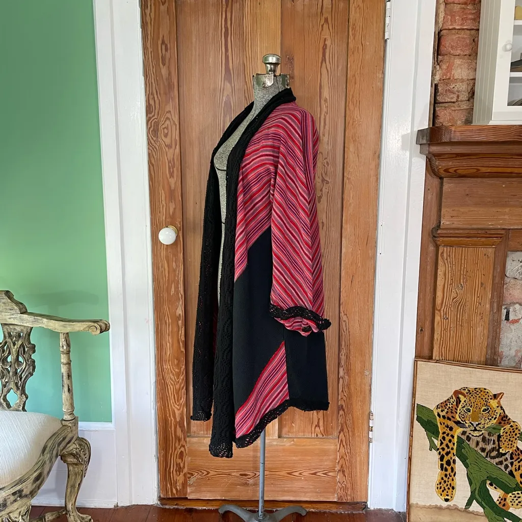 Soo Hoo Artistan Made Mixed Media Open Front Lagenlook Cardigan Shrug OS Black Size undefined - Image 3