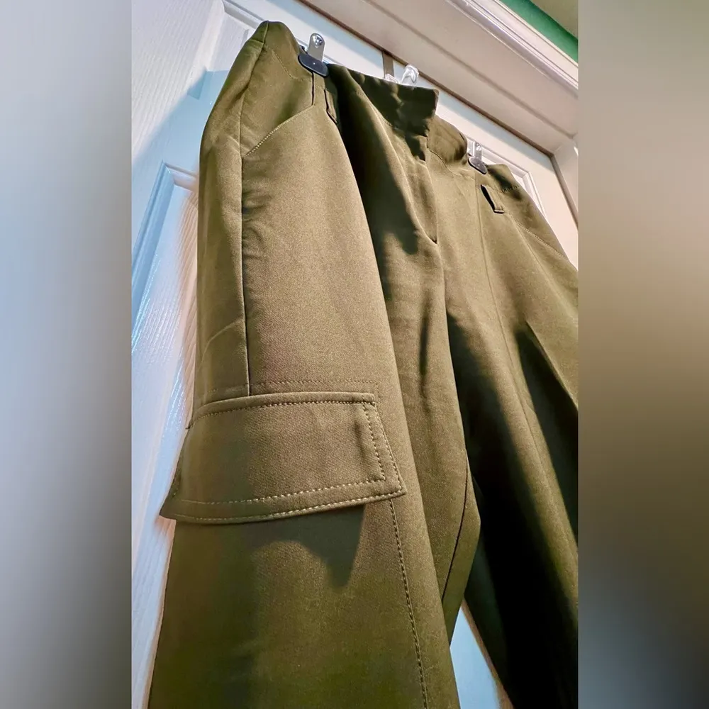 New York & Company 7th Avenue cargo dress pants - olive green - size 12 - Image 7
