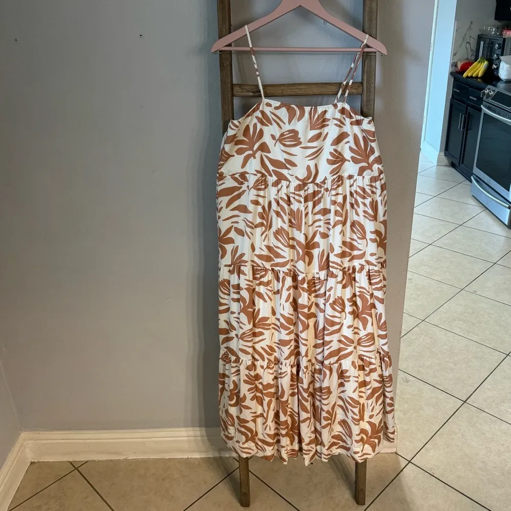 New Women’s sleeveless dress
Size Large 
Brand is Forever 21 - Image 2