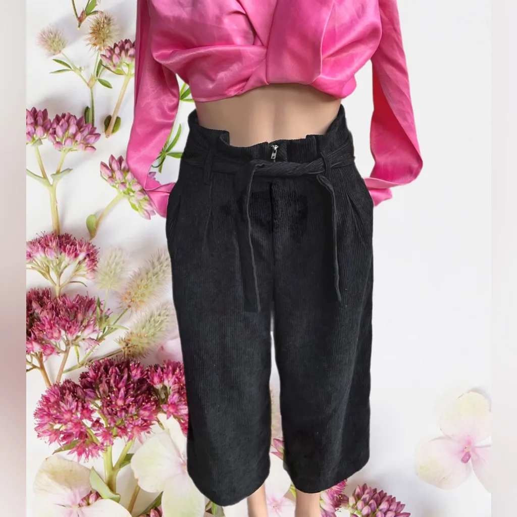 Lush High Waist Corduroy Black Pants Size 6 
Paper bag style waist
With Pockets - Image 4