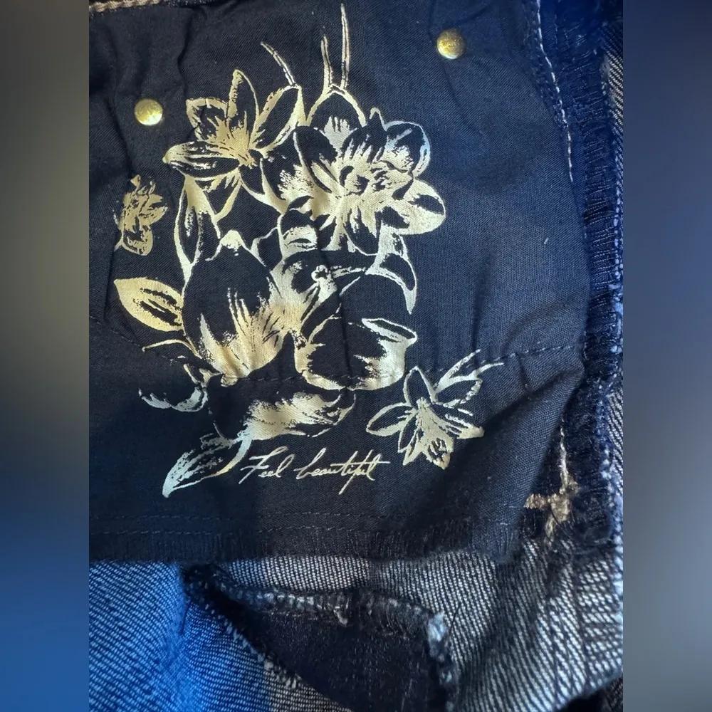 White House Black Market Girlfriend Jeans Size 14 Rhinestone Detail - Image 2