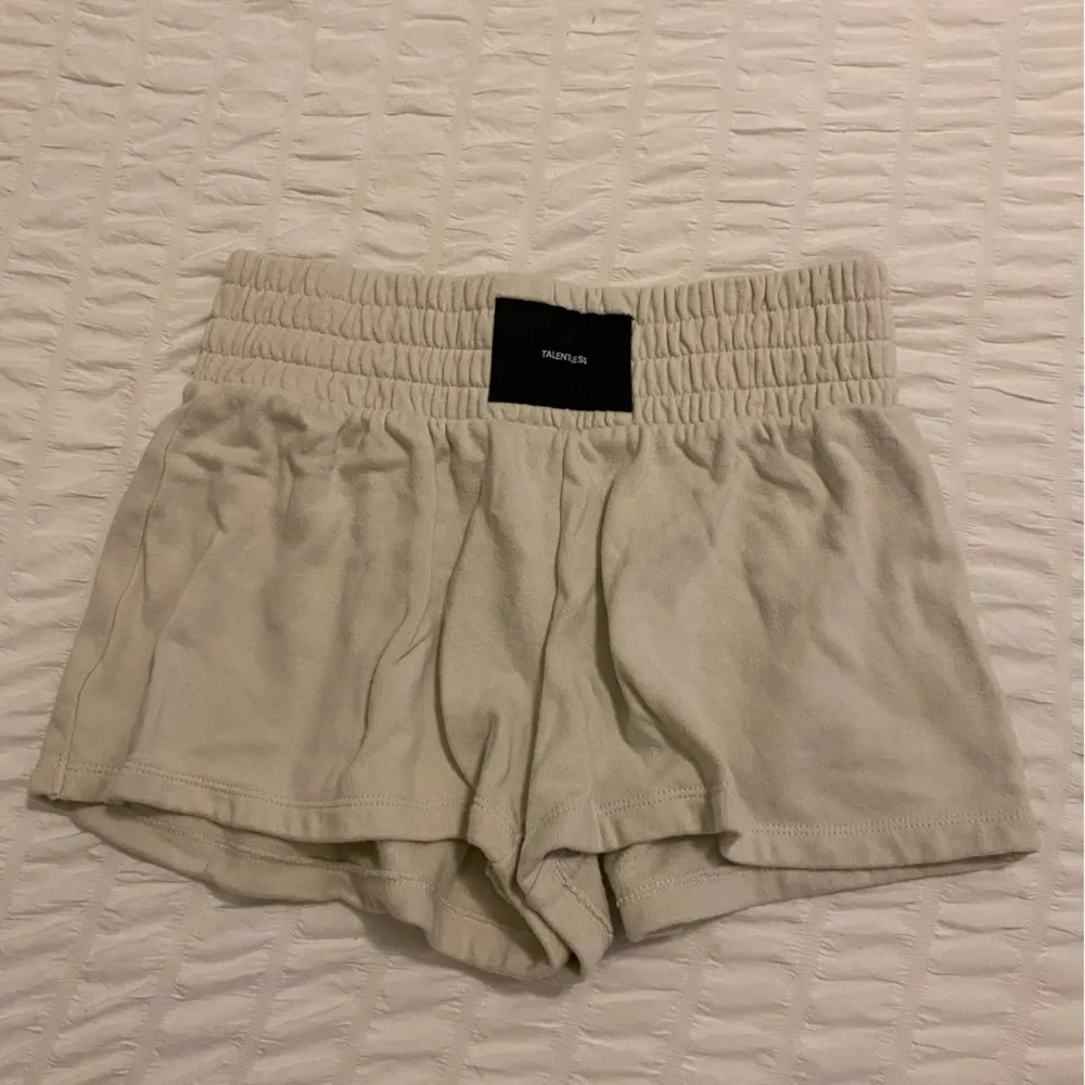 Talentless shorts - Image 2