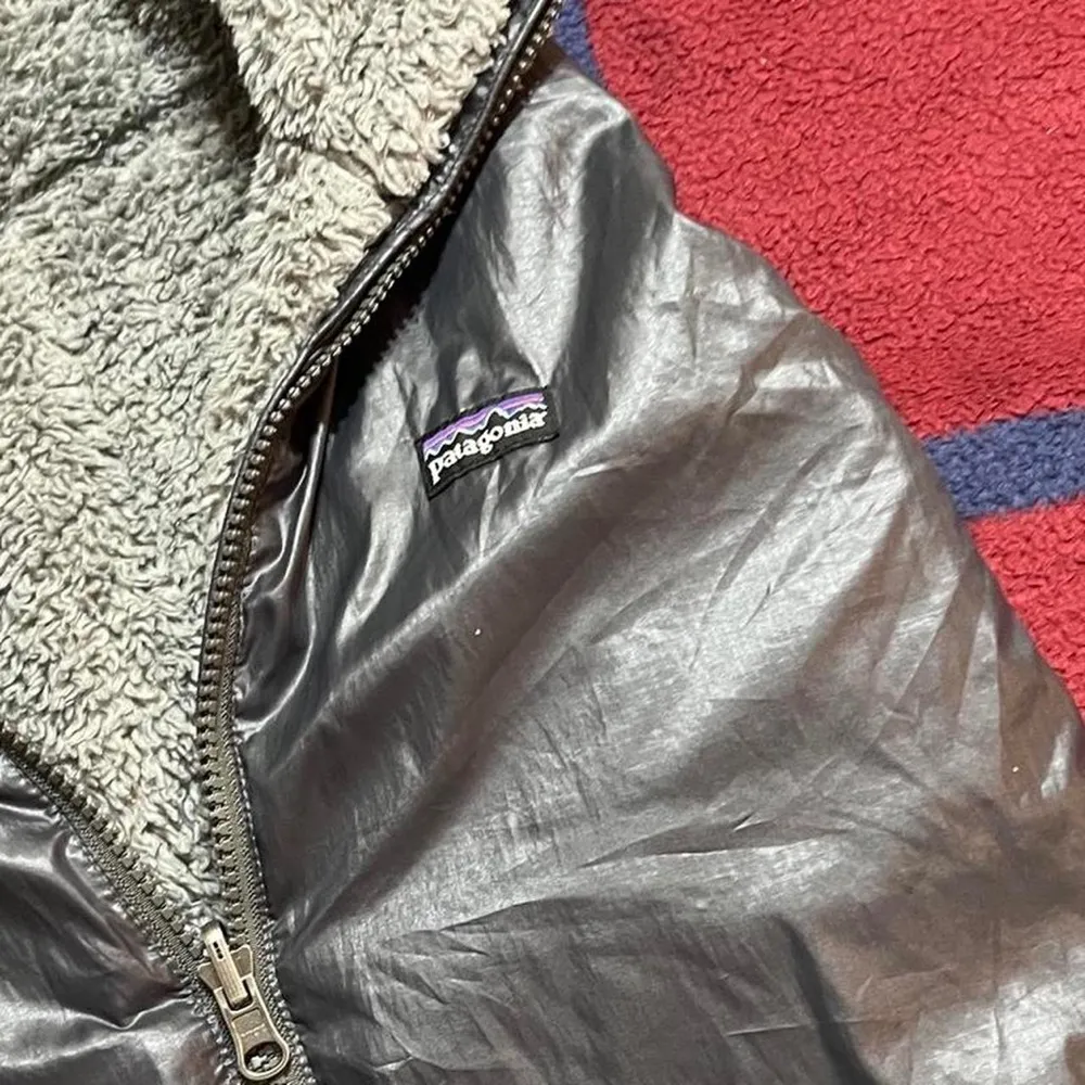 Patagonia Los Gatos grey silver Vest Los Gatos Fuzzy Reversible Fleece 
 XS-S - Image 3