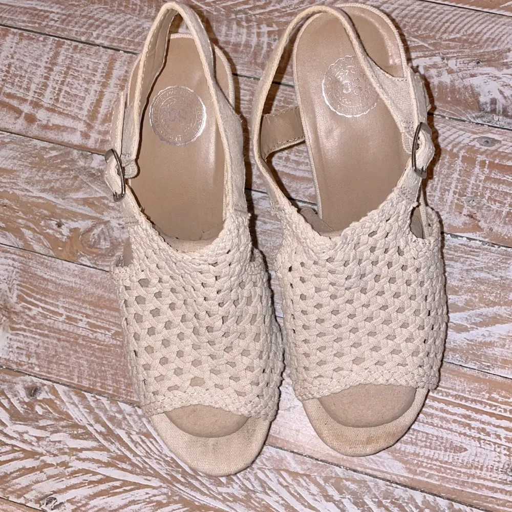 ⚓️Flattering Taffy Wedge⚓️~8.5 - Image 3