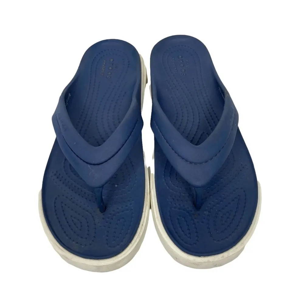 Crocs Navy Blue Flip Flop Sandals Sz 7 - Image 2