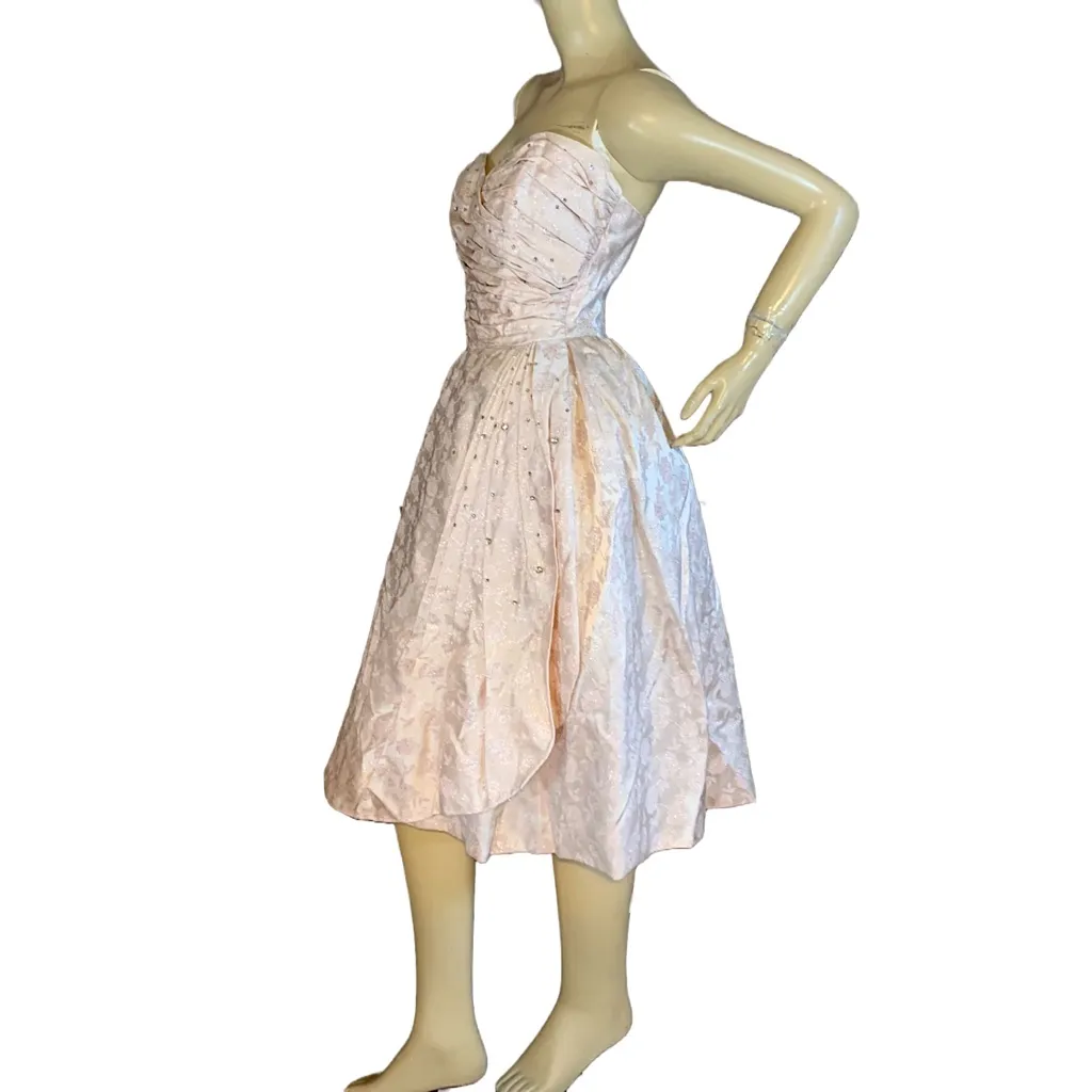 VINTAGE 1960'S PINK AND SILVER BEADED FLORAL PRINT UNION MADE COCKTAIL DRESS (S) - Image 4