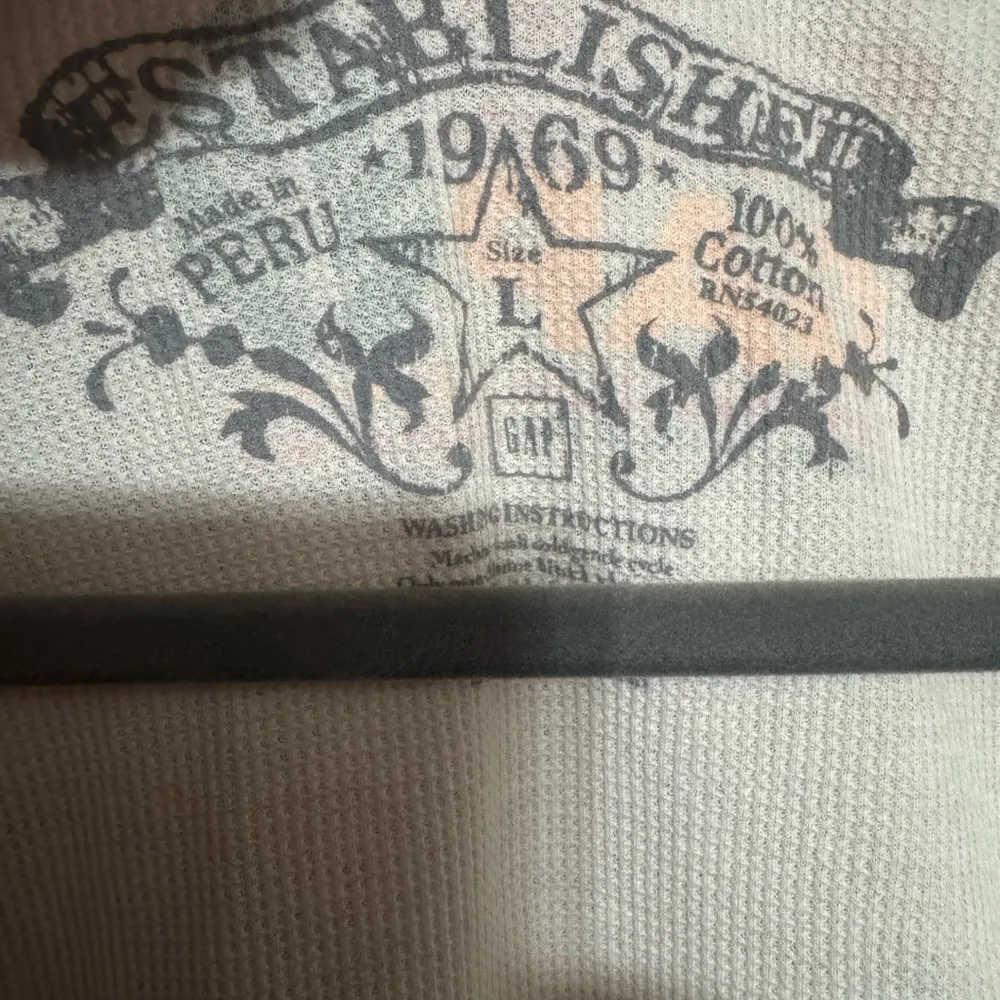 Long sleeved waffle knit size large NWT Gap - Image 3