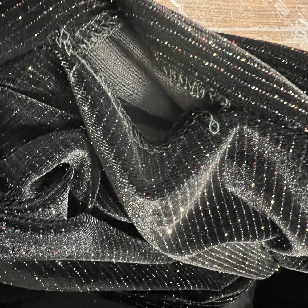 Trixxi Clothing Company Med Black Glitter Long Sleeve V-Neck Sheath Party Dress - Image 15