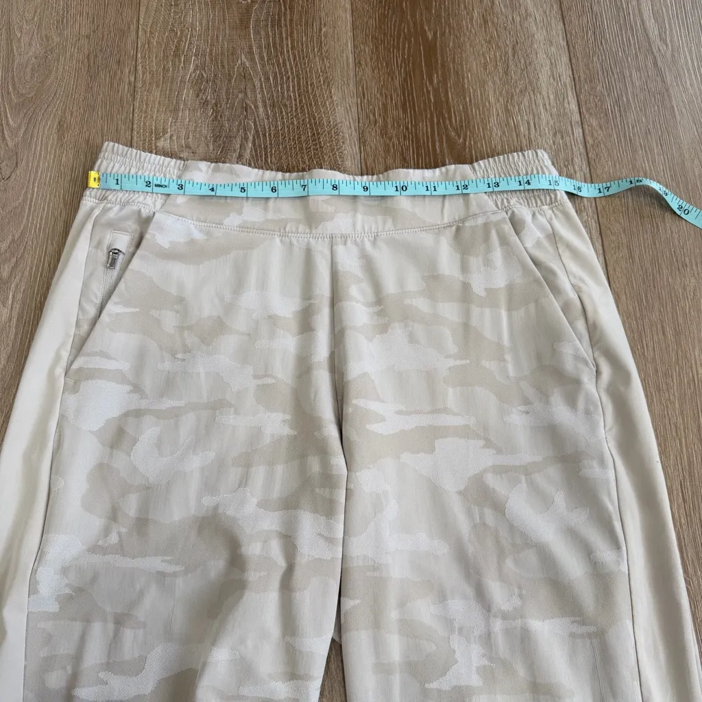 Athleta  Brooklyn Camo Jogger Pant Size 8 Style 599681 - Image 13
