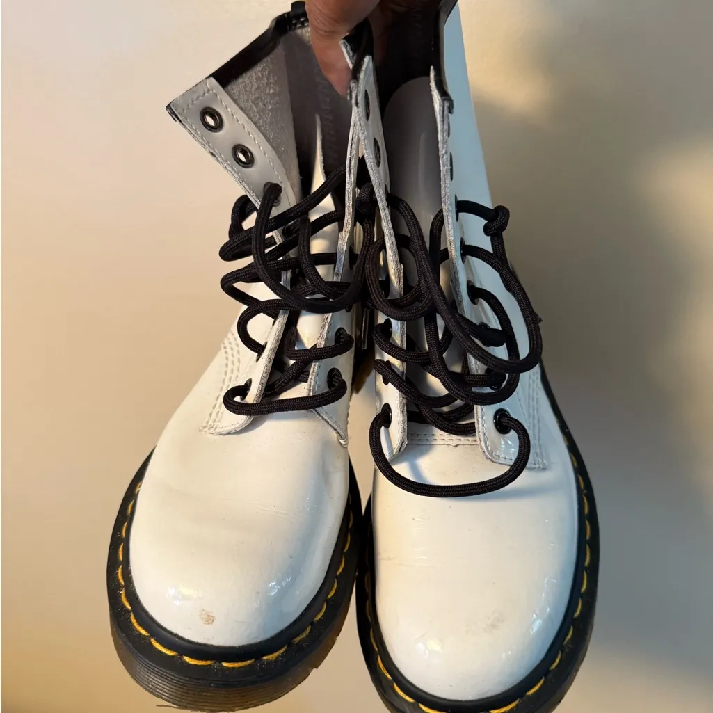 Dr Martens Boots Womens 6‎ White Patent Leather Combat Lace Up Doc AirWair 1460 - Image 2