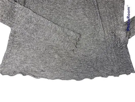 Long Sleeve Crop Top - Image 4