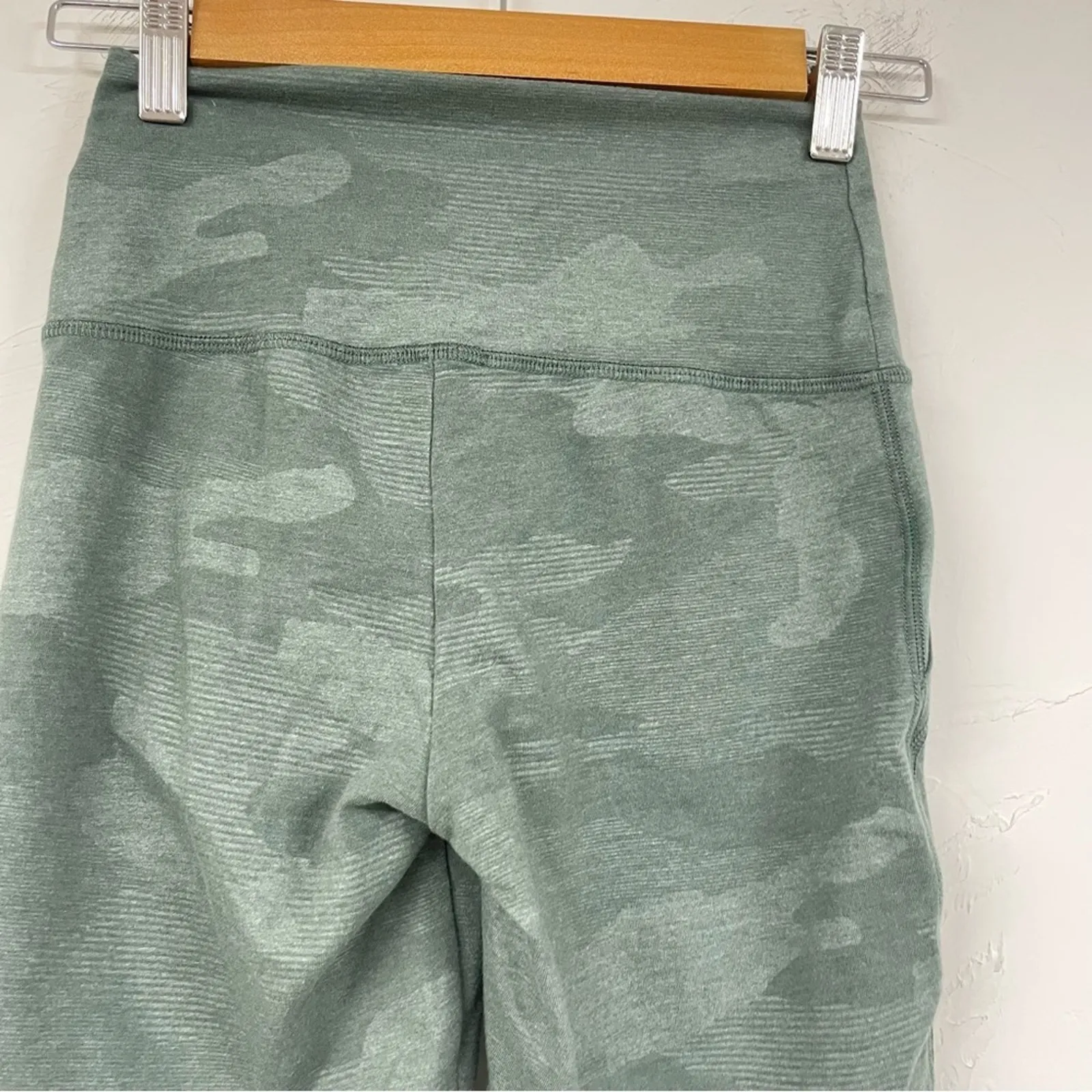 Aerie Green Camo Womens Biker Shorts High Waisted Womens S Pockets Printed - Image 7