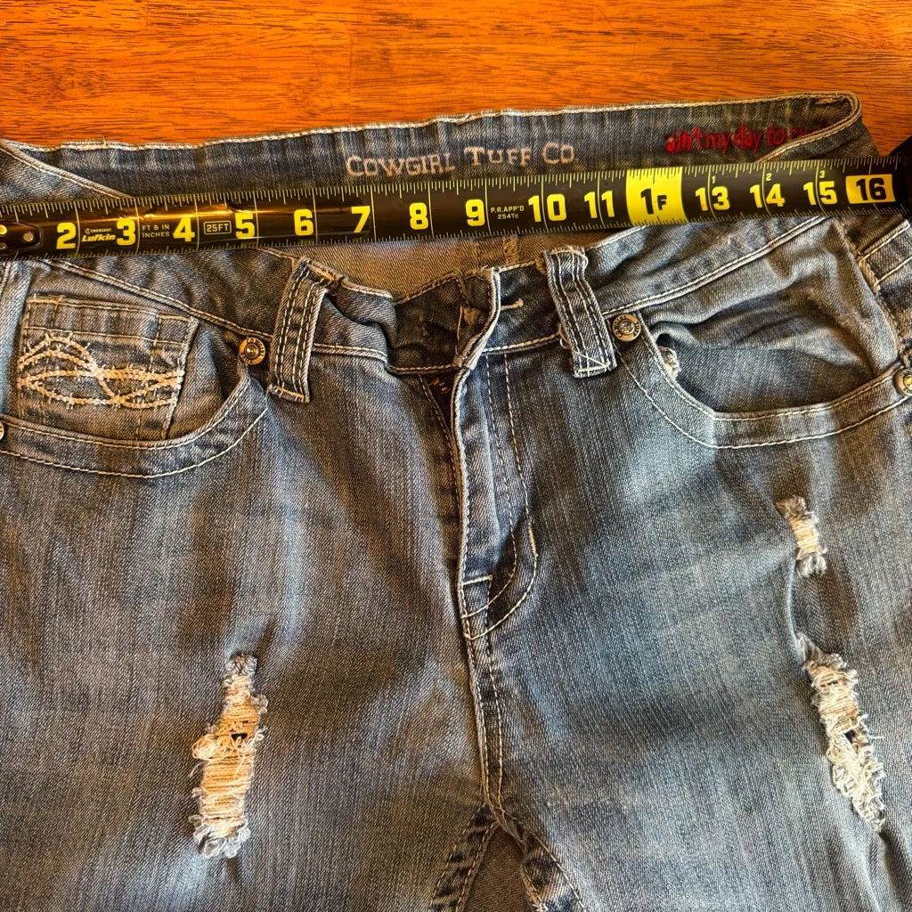 Cowgirl Tuff Co Women’s Size 32X32 Distressed Blue Jeans - Image 5