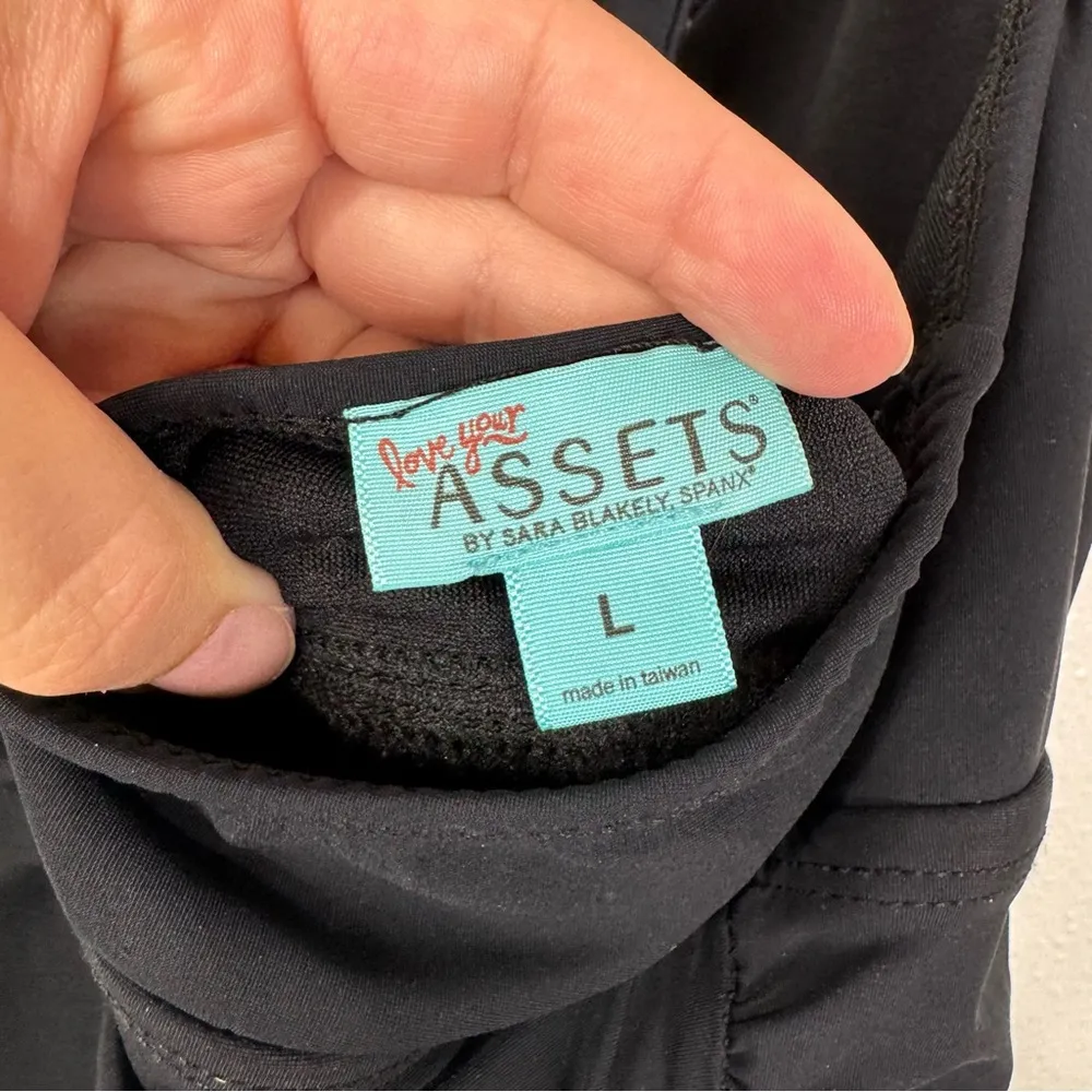 Assets by Spanx Black Halter Top One Piece Swimsuit Size Large - Image 4