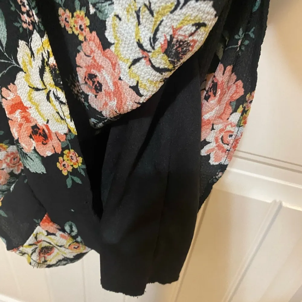 Trixxi Black and Pink Floral patterned short sleeve romper - Image 5