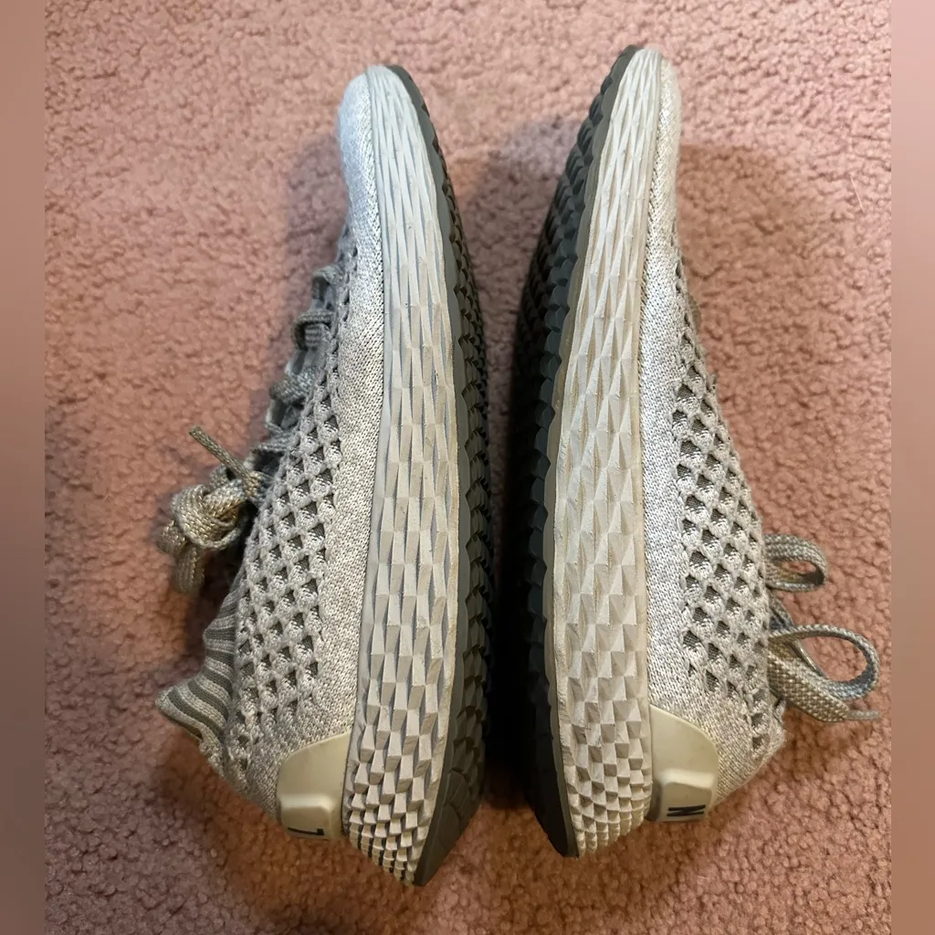 EUC Nobull Project Knit Runner Diamond Mesh Cool Gray Gum Shoes Size M7- W8.5 - Image 3