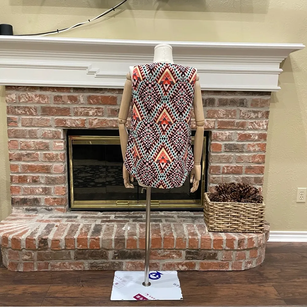 Renee C. orange and blue diamond patterned sleeveless top / Excellent condition - Image 8