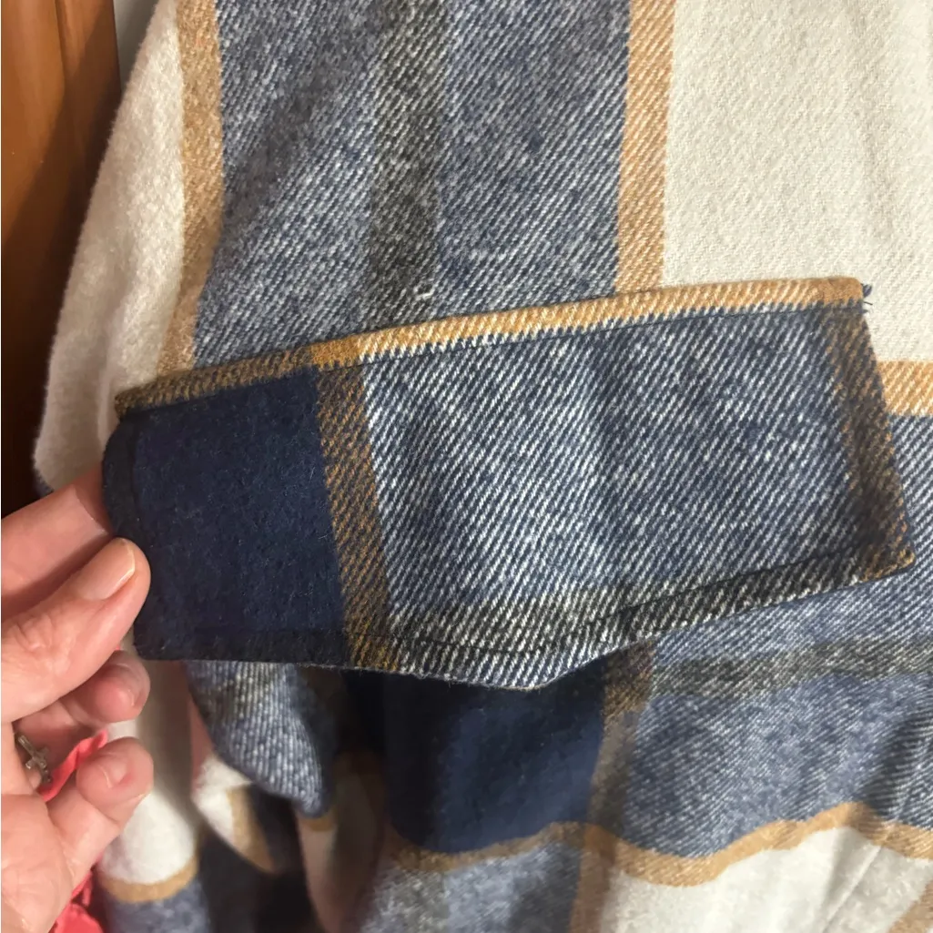 Like new Navy Checkered Button Up Oversized Long Shacket Women's Blue Size M - Image 5