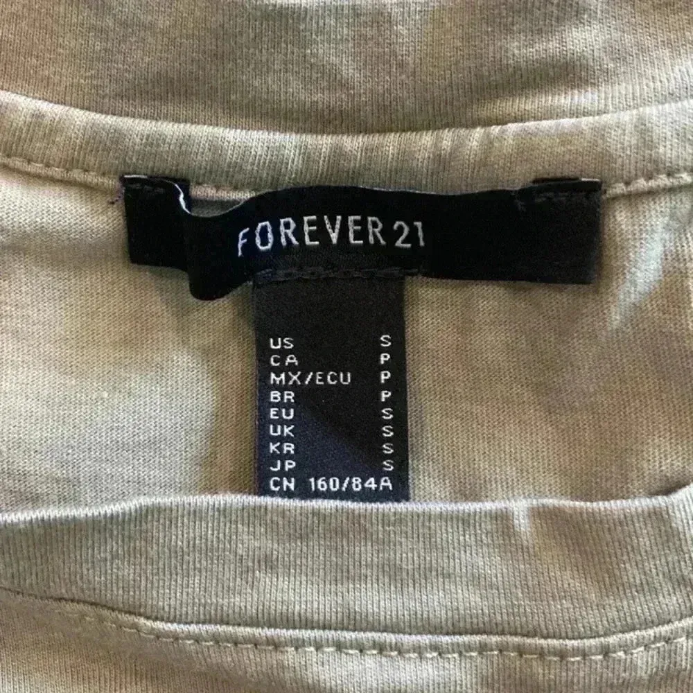 Forever 21 ⭐️  green top in size small - Image 3