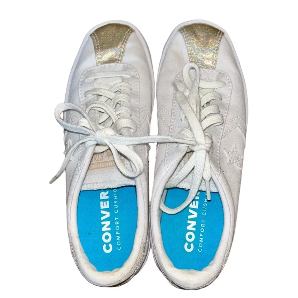 White & Gold Star Design Converse Sneaker Women’s Shoe Size 7 Sparkle Detail! - Image 3