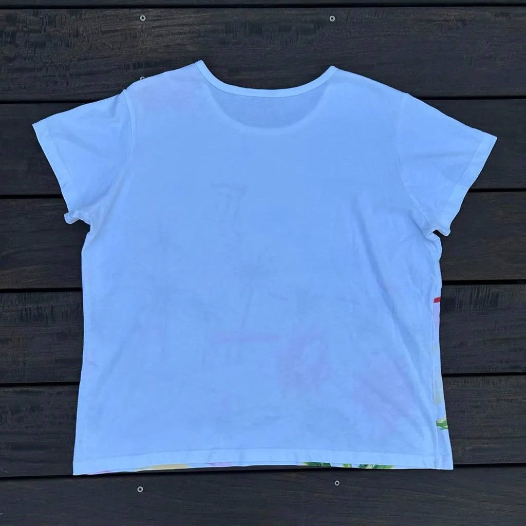 Vintage White w/ Pink Floral and Scenic Graphic Hawaiian Tee T-Shirt - Image 4