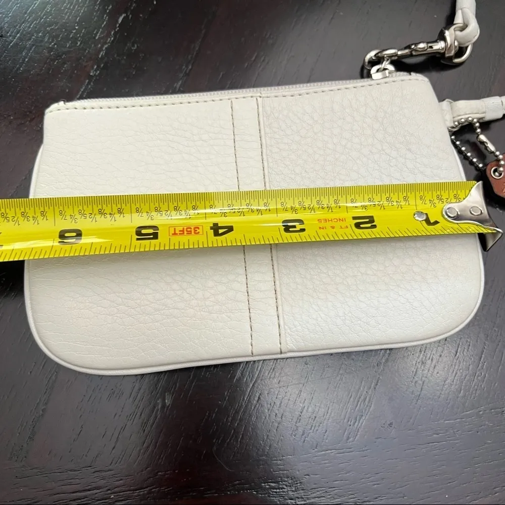 Coach Vintage Wristlet - Image 5