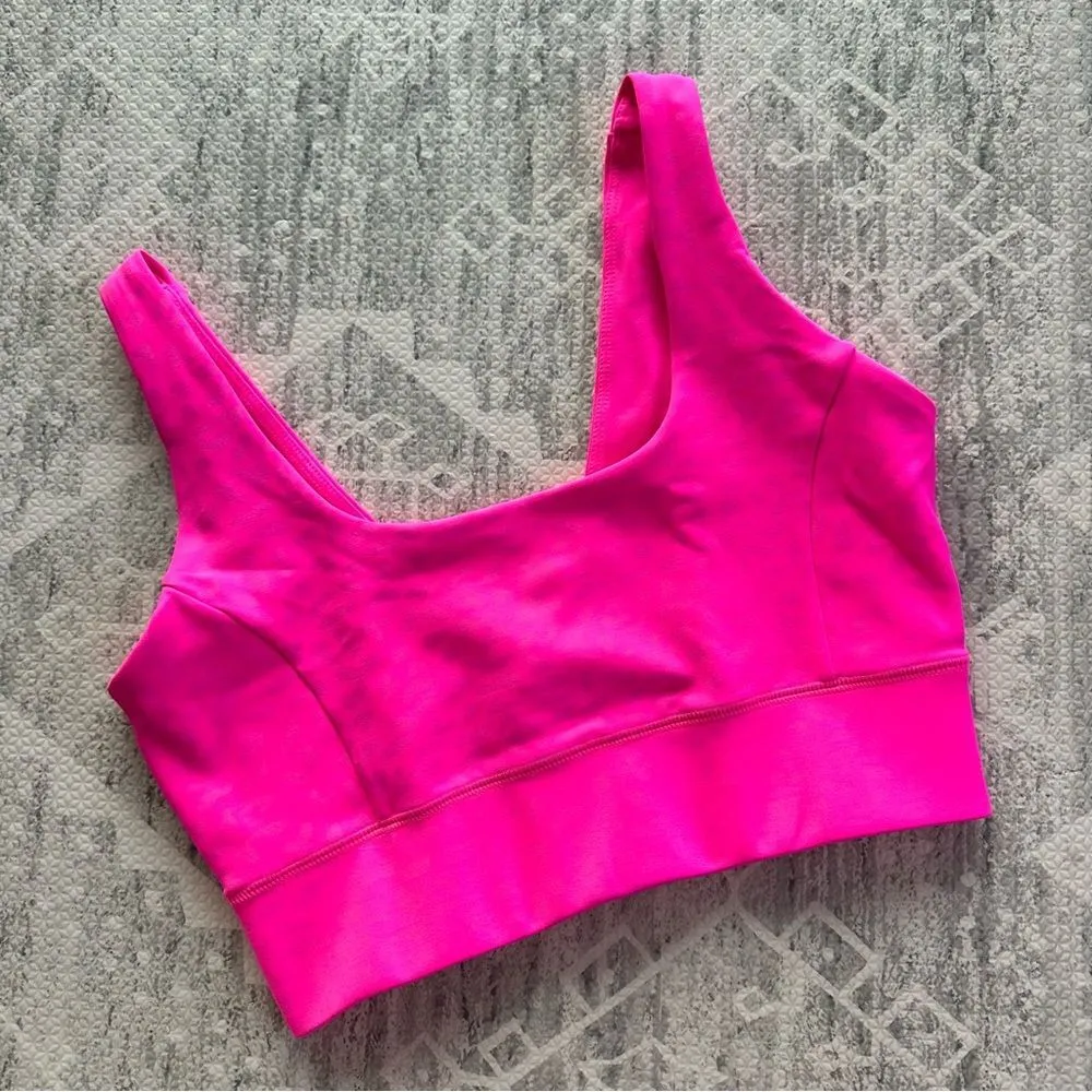 NWT  Limited Edition Hot Pink Chi Chi Power Sports Bra Size 4 - Image 5