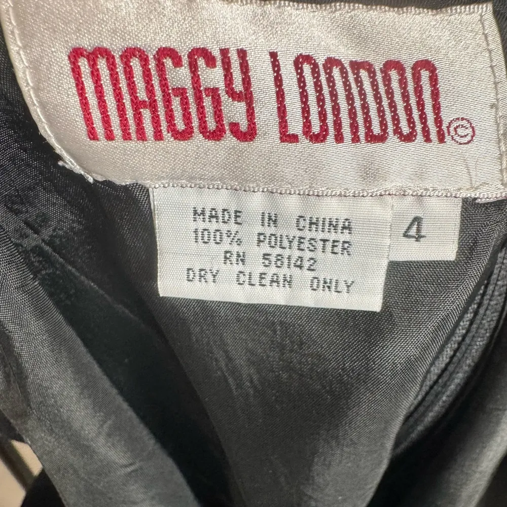 Vintage Maggy London gorgeous black dress with see through lace waist size 4 - Image 4