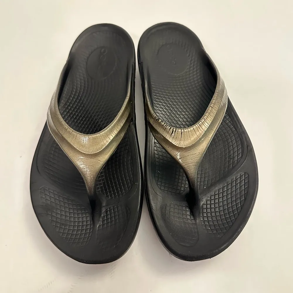 Oofos WOMEN'S OOLALA LUXE SANDAL - Image 2