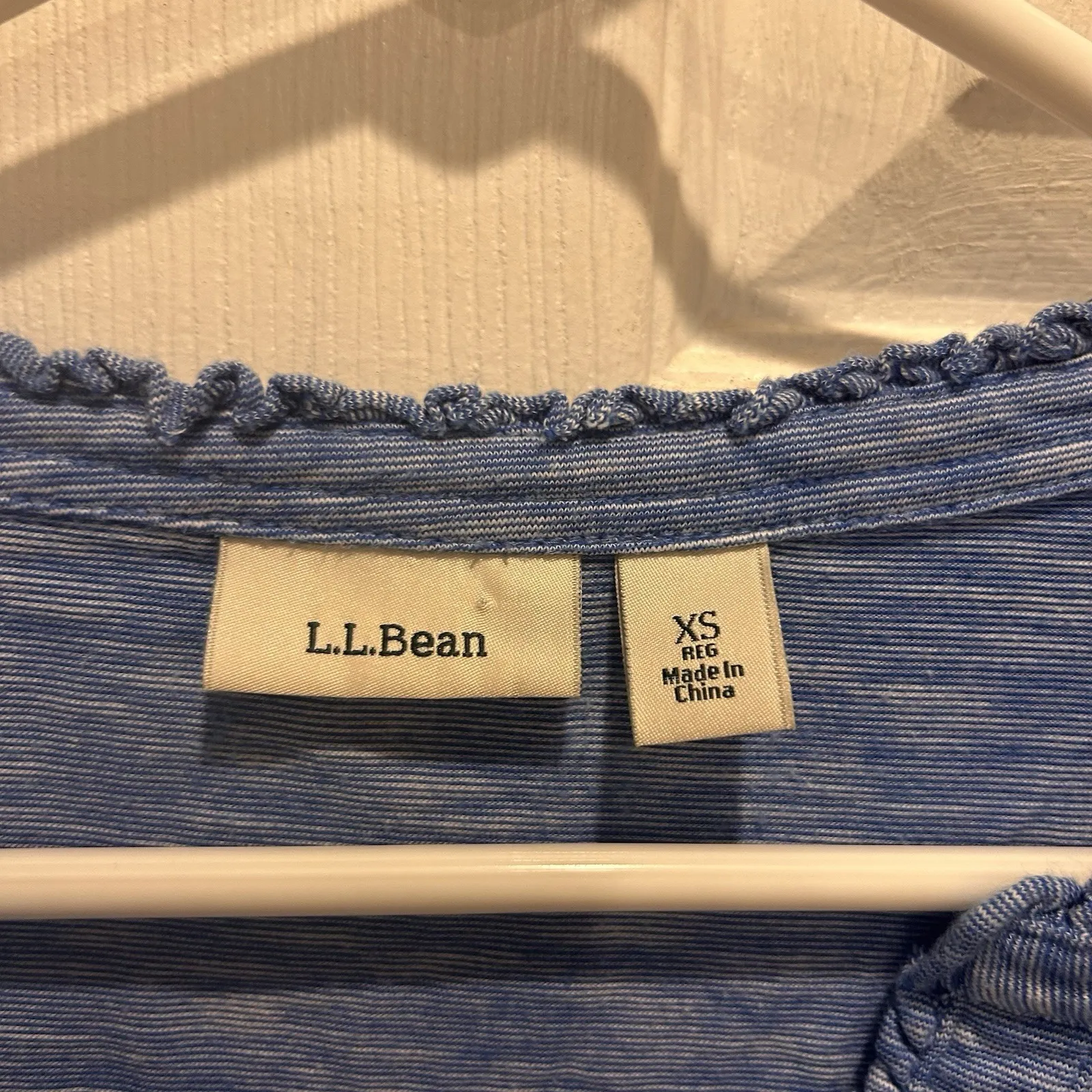 L.L. Bean Women's Size XS‎ Space Dye Blue Ruffle Henley S/S Fitted T - Image 3