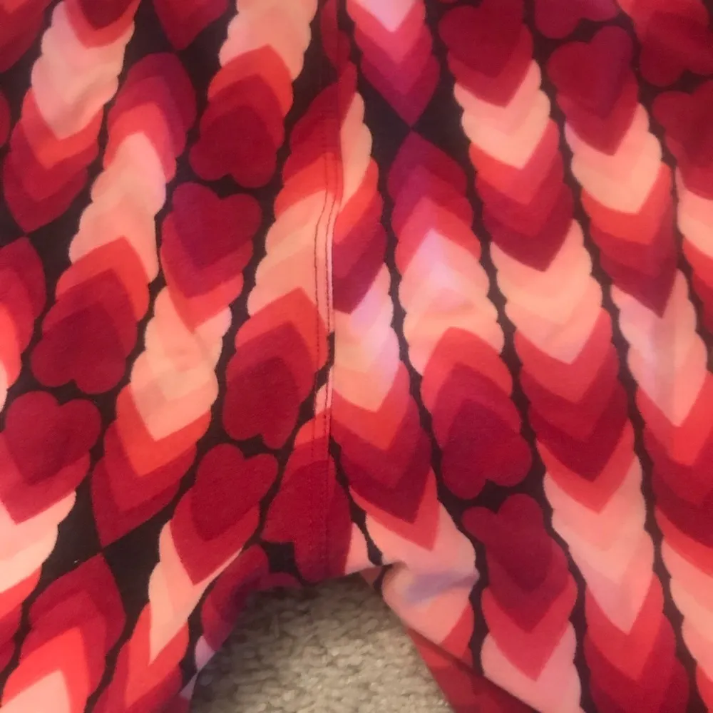 LULAROE OS valentines leggings - Image 3