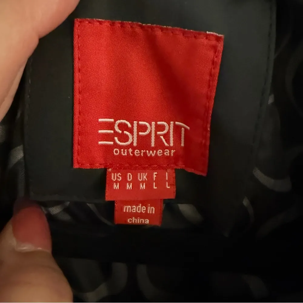 Esprit Women's Black Belted Jacket Size Medium VINTAGE! - Image 2