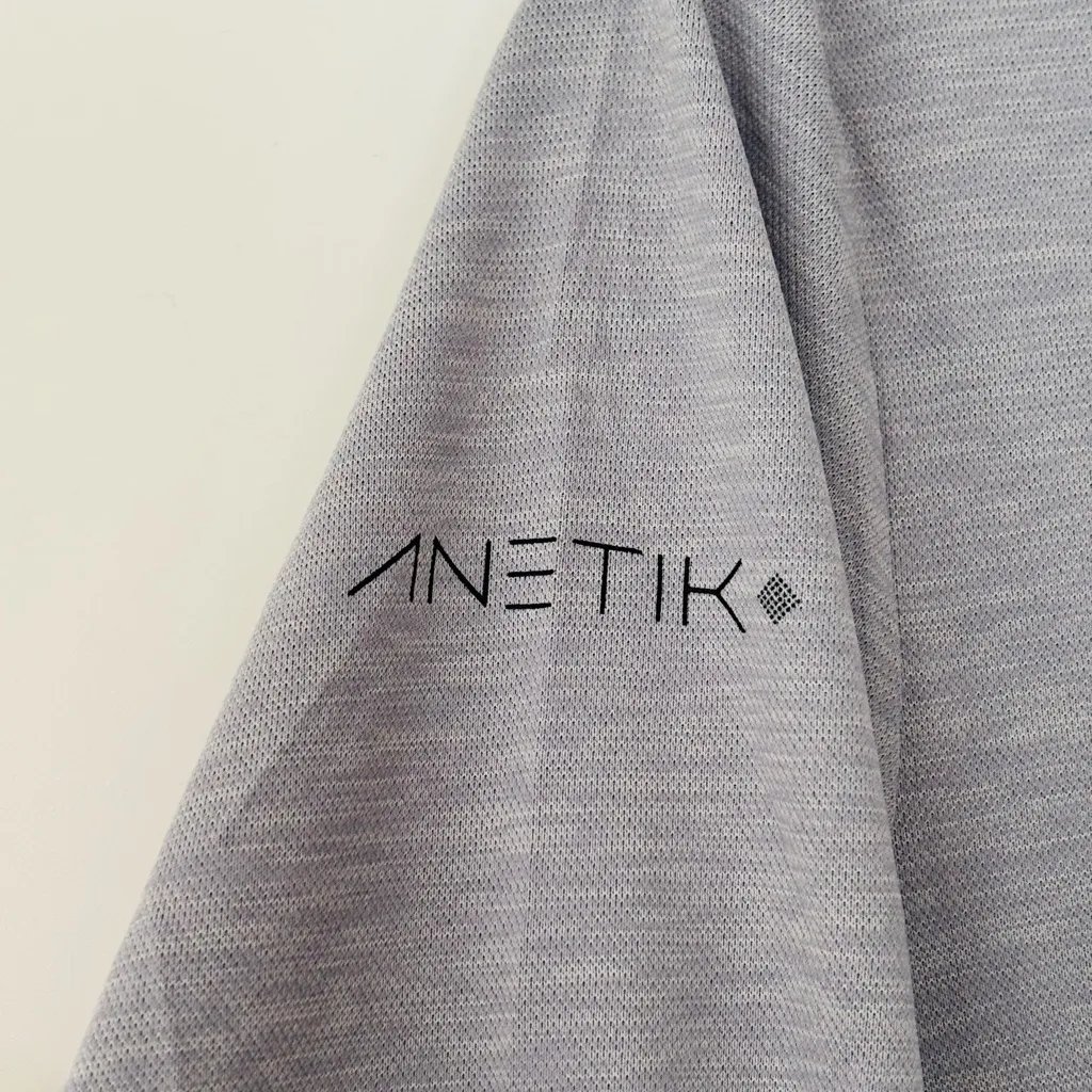 Anetik Womens's Breeze Tech Hoody size small alloy grey SPF 60 Gray - Image 6
