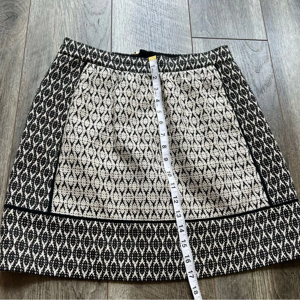 J. Crew Textured Jacquard Block Print Black and White Graphic Mini Skirt Size 8 - Image 7