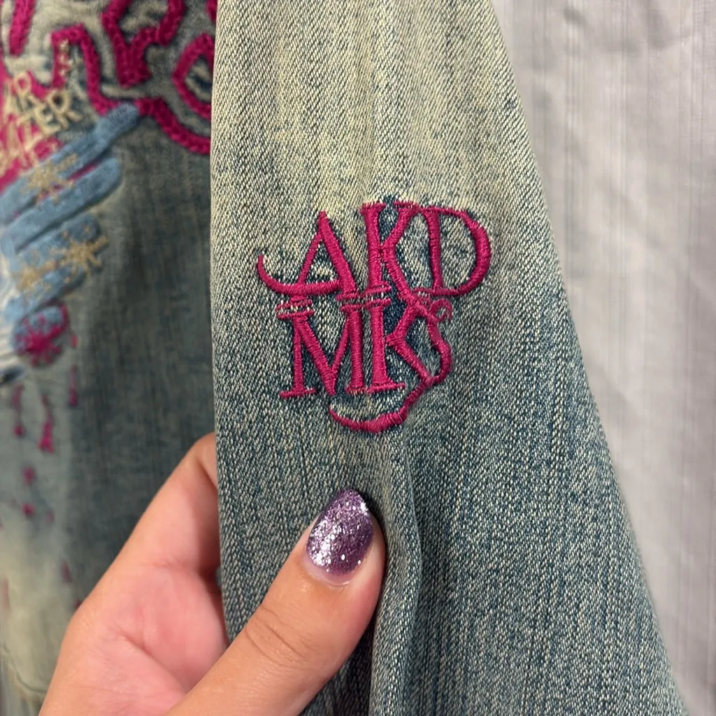 Akademiks  Denim Jacket with Pink Embroidery and Graphics - Image 3