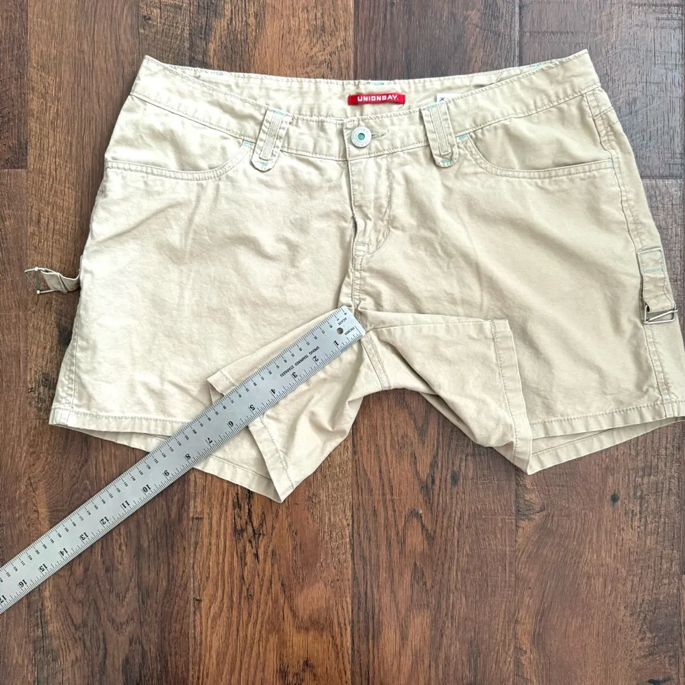 women’s khaki shorts, size 13 - Image 7