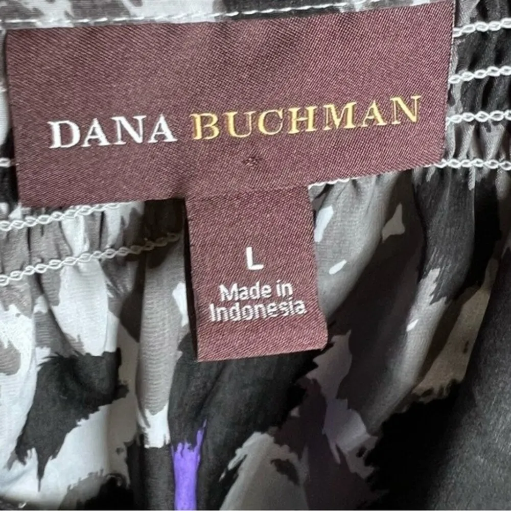 gray black and purple print smocked vneck top size large NWOT - Image 5