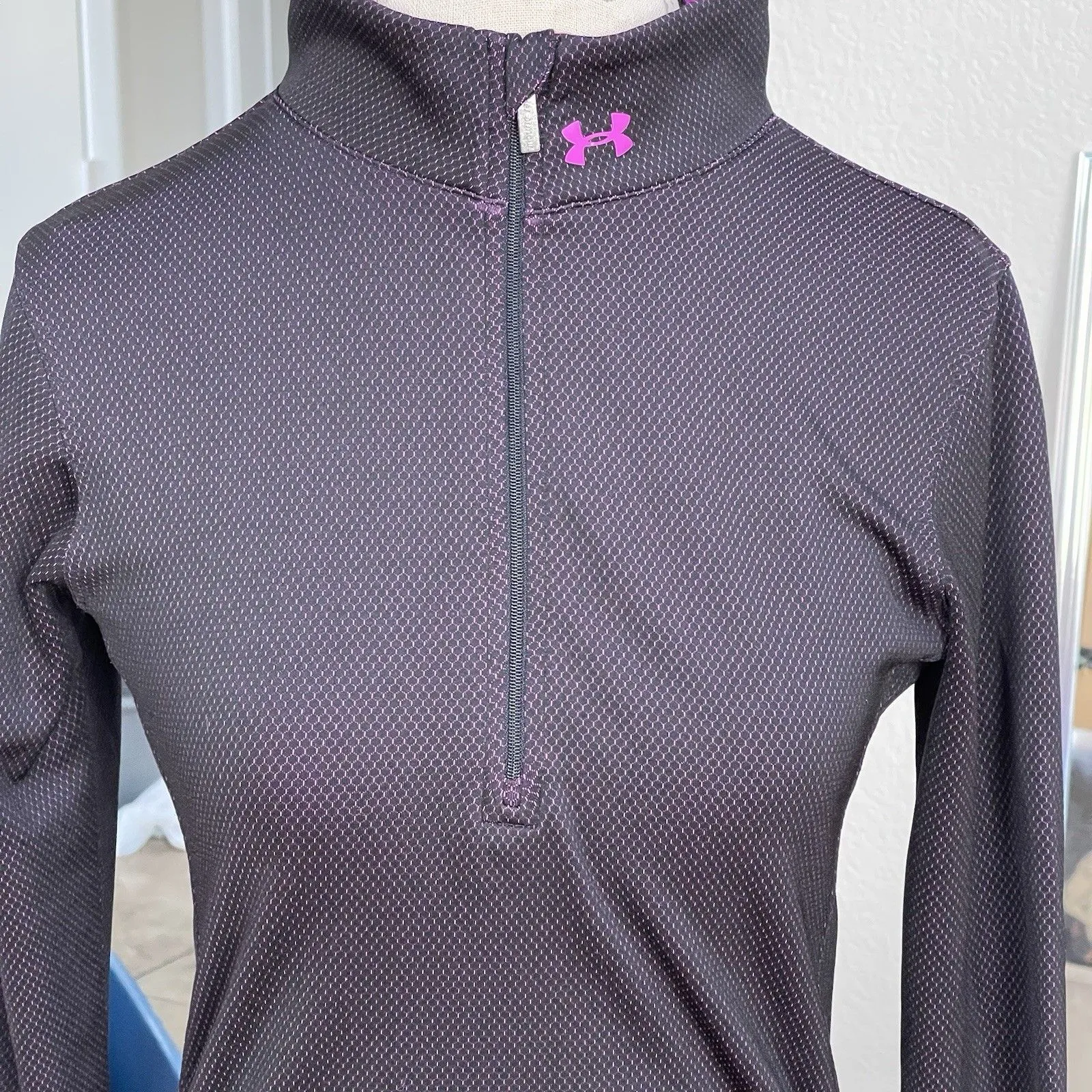 Under Armour Womens Top Small Activewear Gym Training Running Crossfit Jogging Purple - Image 8