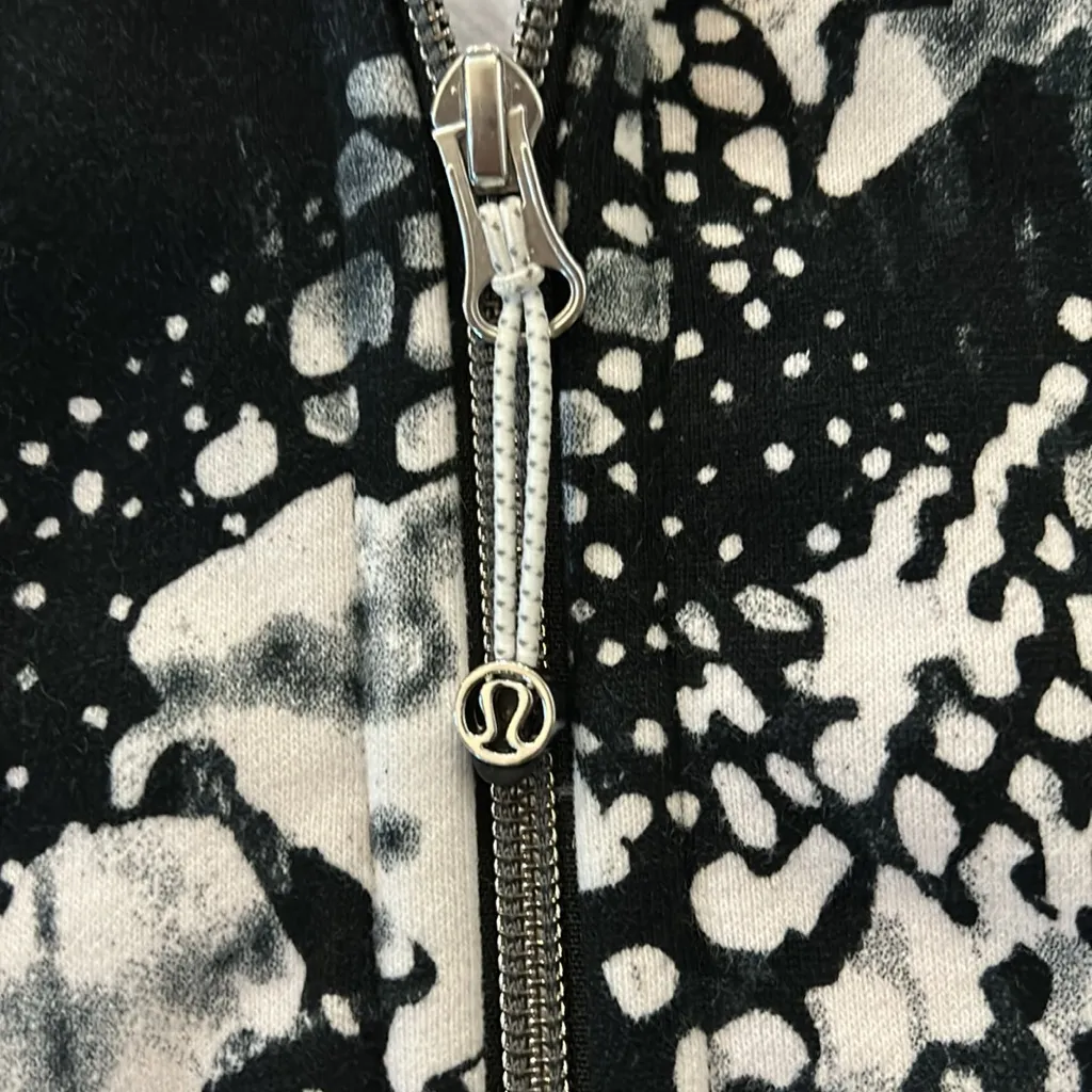 Lululemon Scuba zip down - Image 3