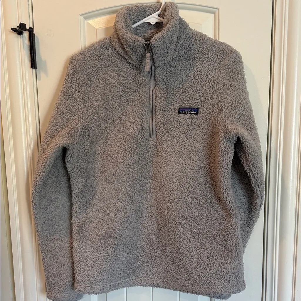 Patagonia Women's Cozy Gray Sherpa Pullover Size Medium - Image 2