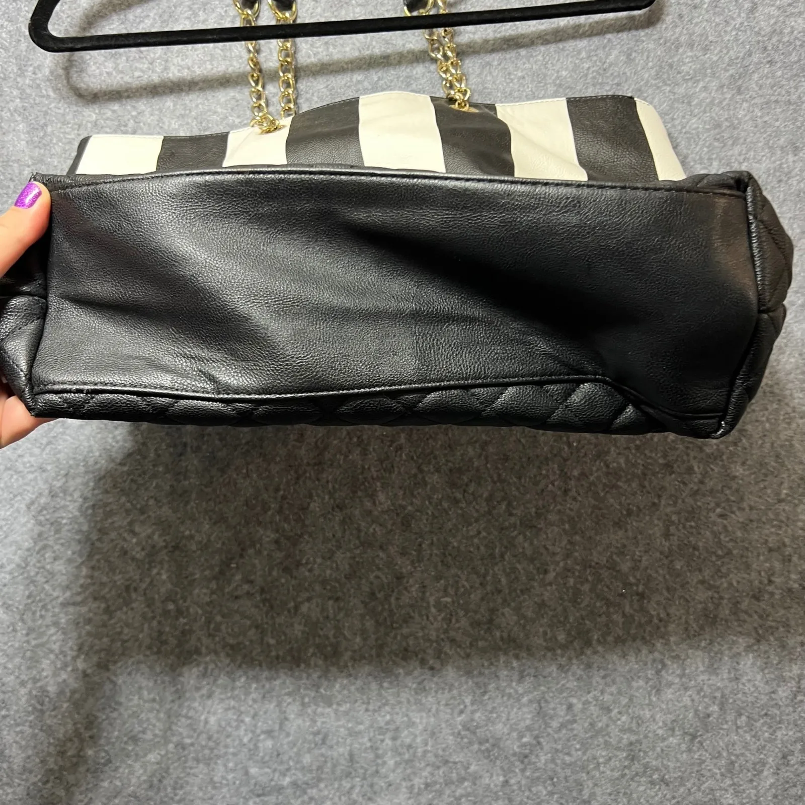 Betsey Johnson Tote Bag Striped Quilted Chain Strap Heart Charm‎ Large Purse - Image 12