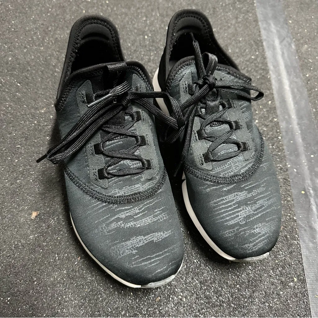 Reebok women’s Dailyfit Walking shoes - Image 3