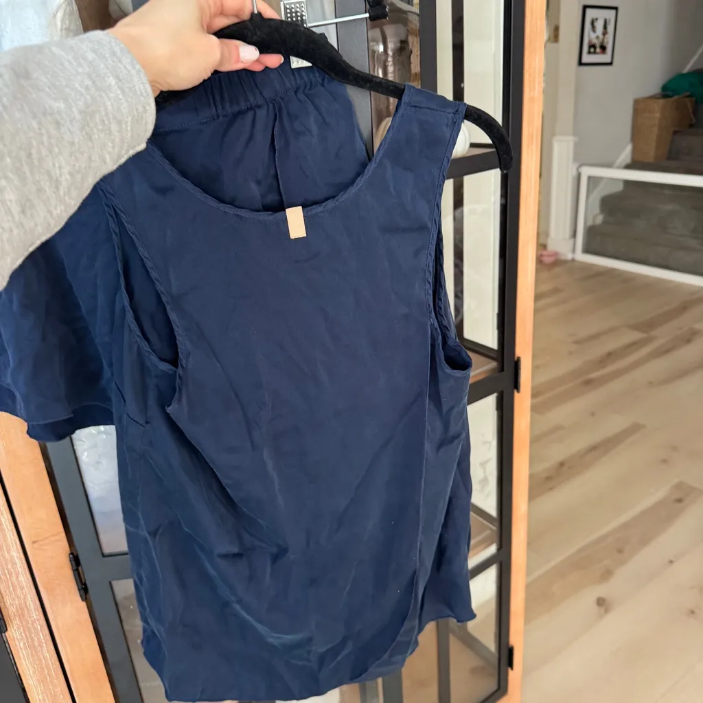 Lunya Silk Washable pajamas set tank top tulip shorts deep blue navy scoop - Image 5