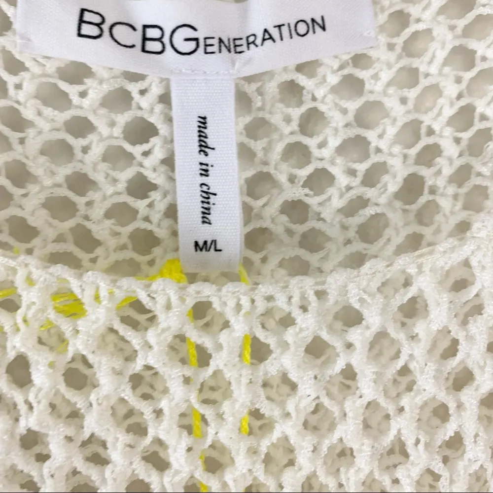 fringe trim hem crochet women’s white tunic top Size Medium - Image 4