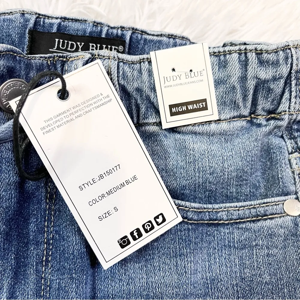 High Waist Release Hem Jogger Style Blue Denim Shorts Small NWT - Image 11