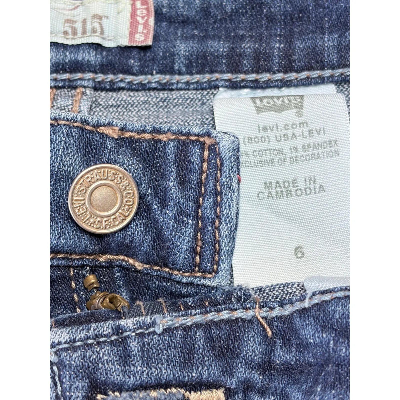 Levi's 515 Capri Denim Jean Shorts size 6 - Image 6